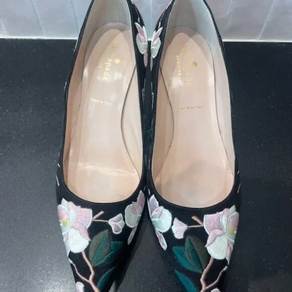 Stunning Kate Spade NY Black Velvet Suede Floral Embroidery Pumps Heels Size 7.5 - Picture 5 of 10